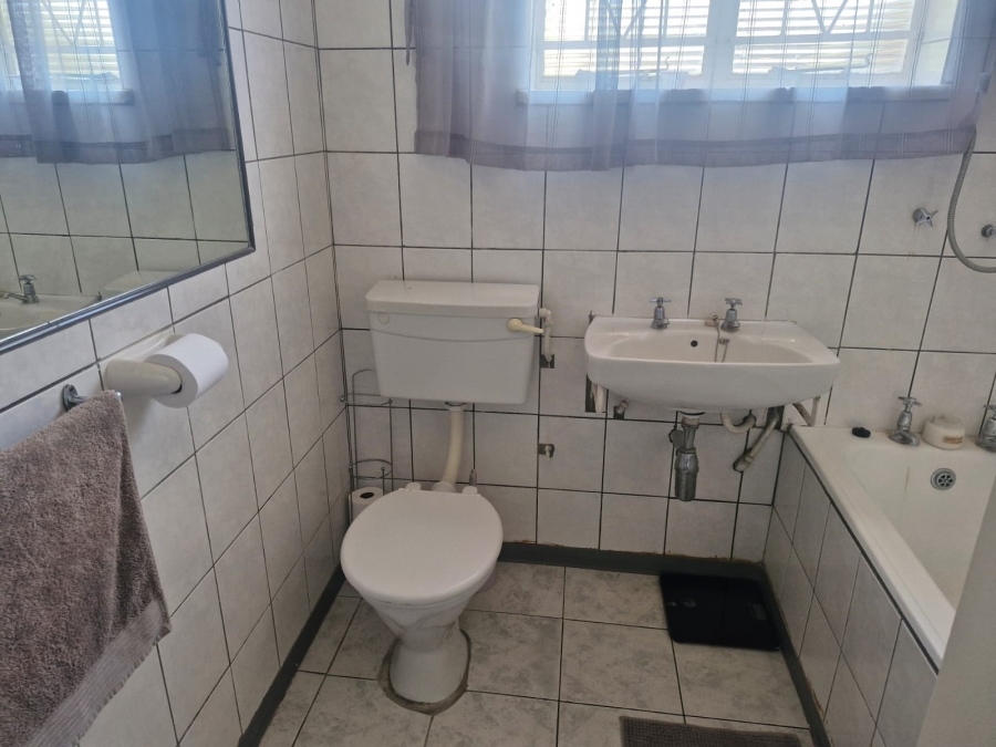 To Let 3 Bedroom Property for Rent in Die Rand Northern Cape